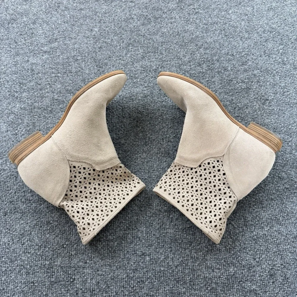 Michael Kors Perforated Suede Ankle‎ Booties 8.5M Gray Laser Cut Low Heel